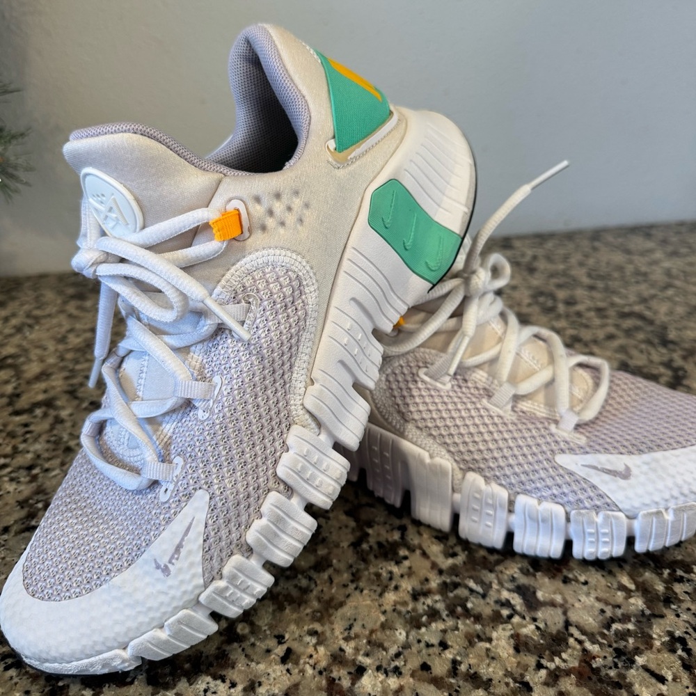 Women’s Nike Metcon 4 Sz 9.5